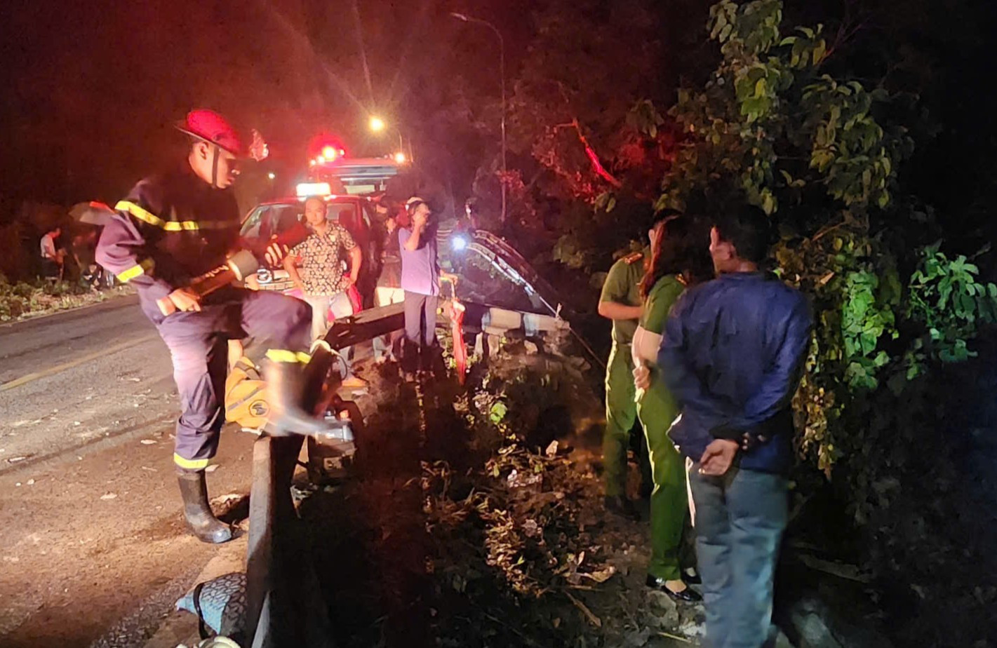 Vụ xe khách 52 chỗ rơi đèo Bảo Lộc, nhiều người la hét cầu cứu: Xe mất phanh trước tai nạn?- Ảnh 1.