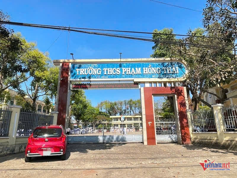 W-Nữ sinh bị  hành hung 2.jpg