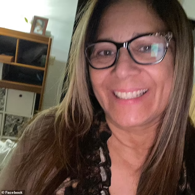 Giáo viên Tilda Santiago bị cáo buộc đã quát tháo và làm nhục Ortiz trước mặt các học sinh và giáo viên khác.