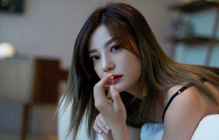 Triệu Vy tái xuất mạng xã hội sau thời gian im hơi lặng tiếng.