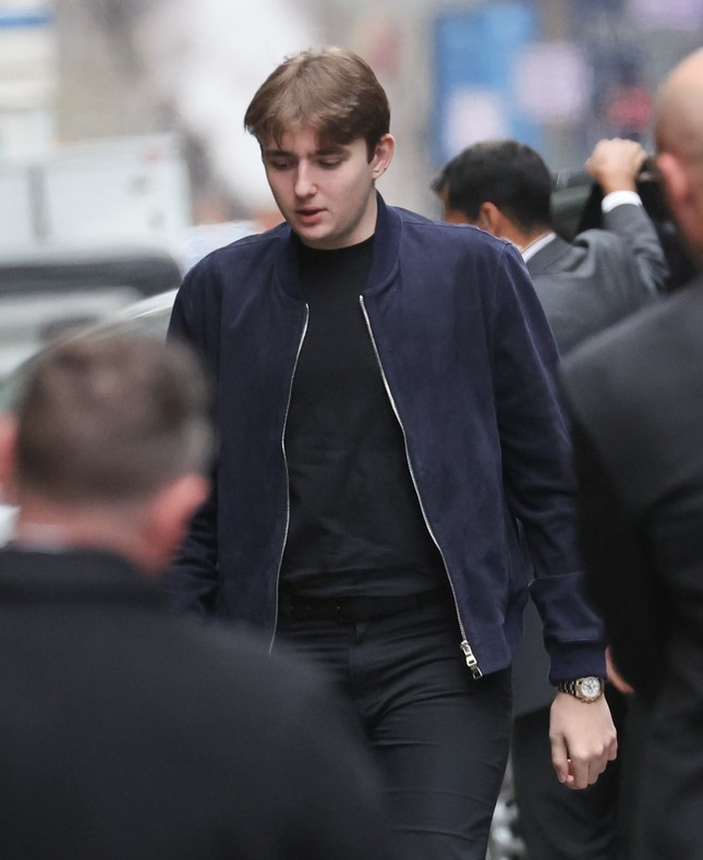 Barron như phiên bản trẻ tuổi của ông Trump- Ảnh 2.