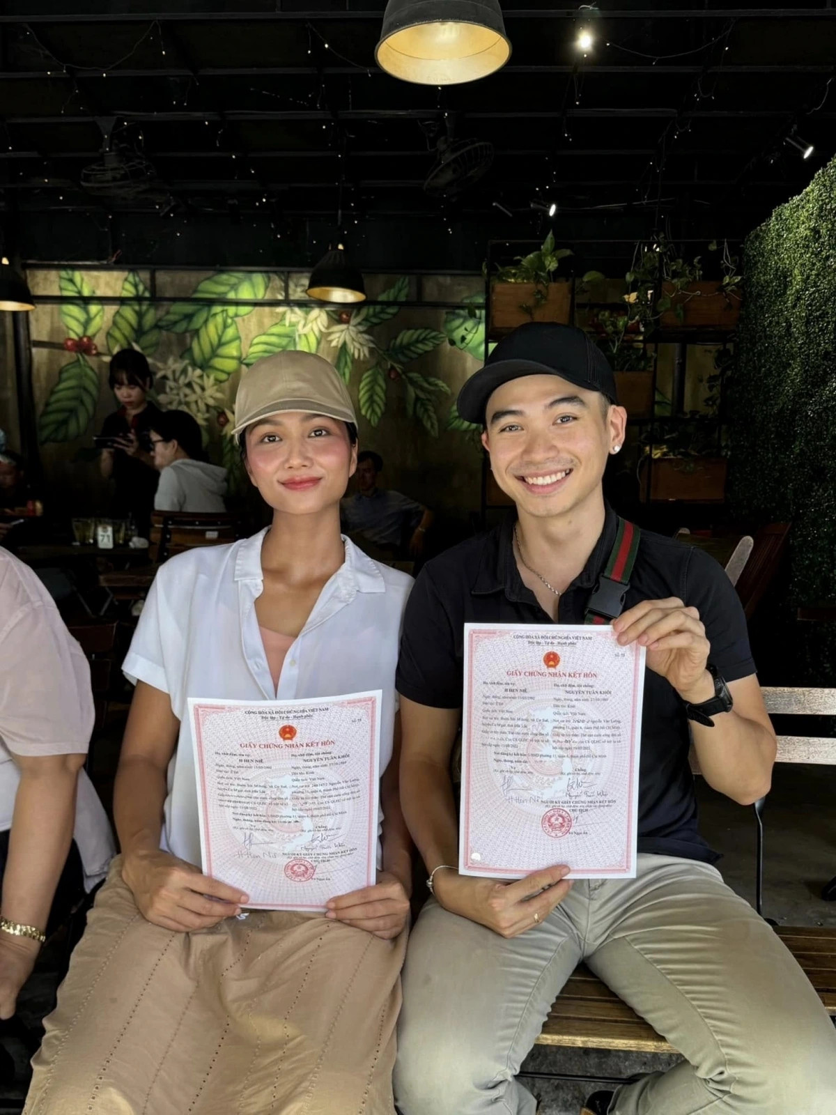 cuoc song cua h hen nie sau khi lay chong nhiep anh gia hinh anh 1