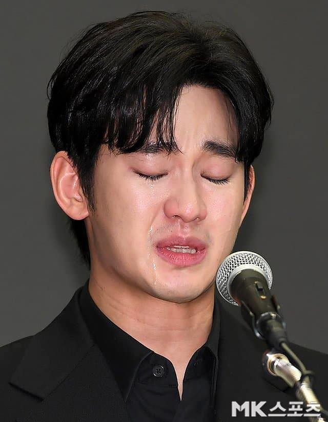 Phản ứng của dư luận về họp báo