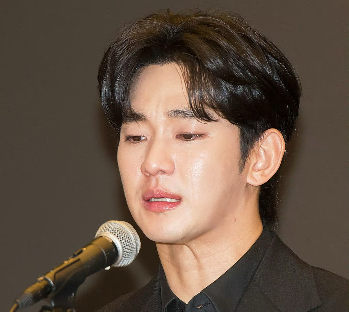 Phản ứng của dư luận về họp báo