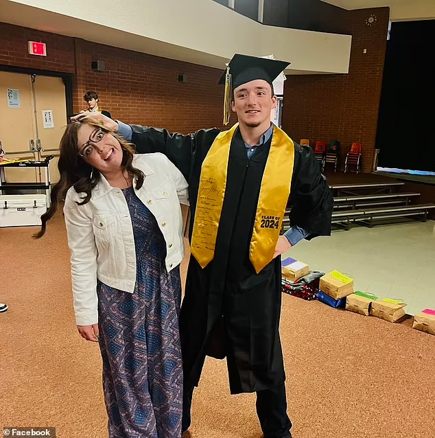 Giúp người gặp tai nạn giao thông, chàng trai 18 tuổi bị xe tông tử vong- Ảnh 4.