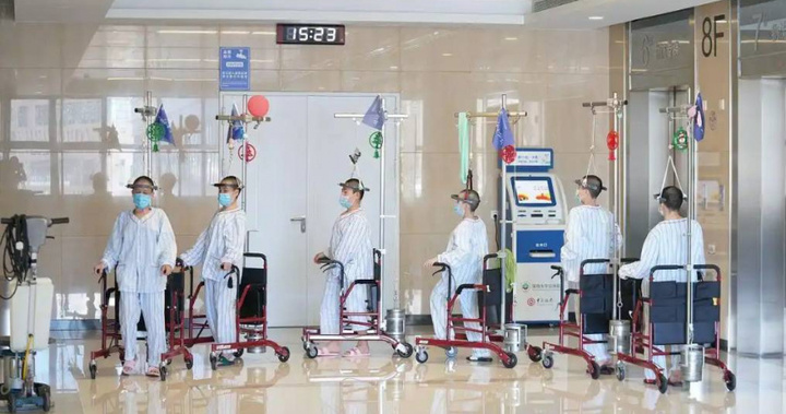 Ở Trung Quốc, người giám hộ có quyền quyết định việc xuất viện của bệnh nhân tâm thần. (Ảnh: Sohu)