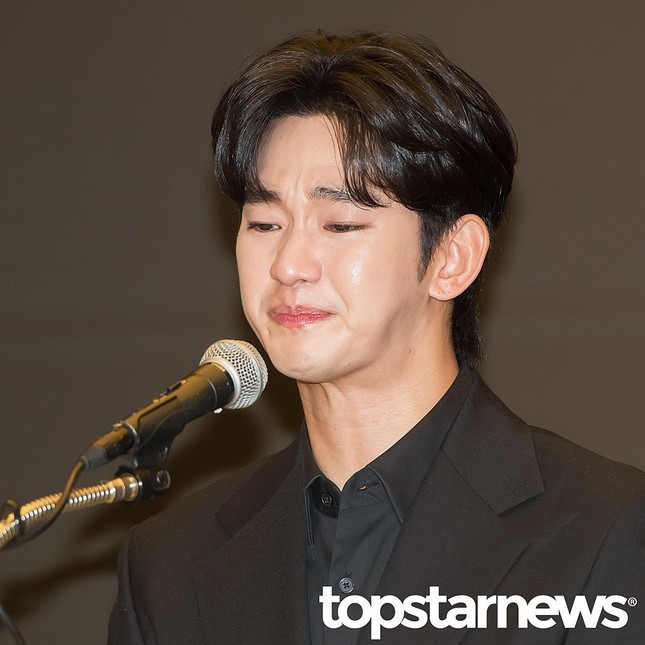 Kim Soo Hyun khó