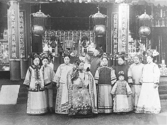 Ảnh hiếm cuối thời Thanh: Từ Hi thái hậu nhiệt tình trong việc này, Lý Liên Anh dùng sào tre chống thuyền- Ảnh 5.