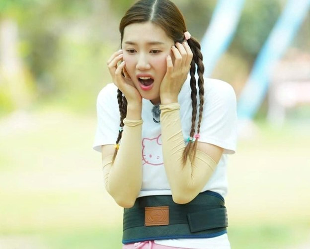 Gương mặt sưng phồng bất thường, diễn viên Thúy Ngân khiến nhiều người lo lắng - Ảnh 1.