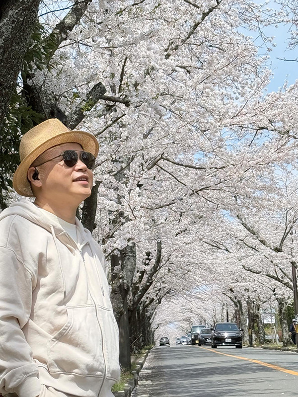 Shark Bình - Phương Oanh cùng tạo dáng  - Ảnh 5.