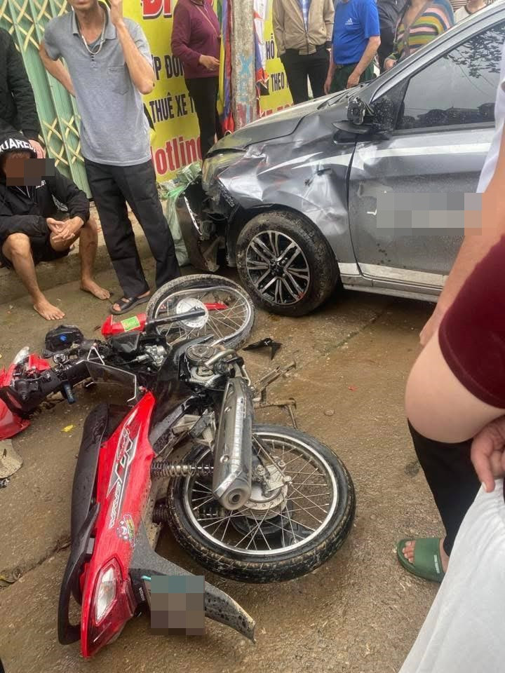 3 góc camera ghi lại vụ tai nạn, nữ tài xế hoang mang rời khỏi ghế lái- Ảnh 1.