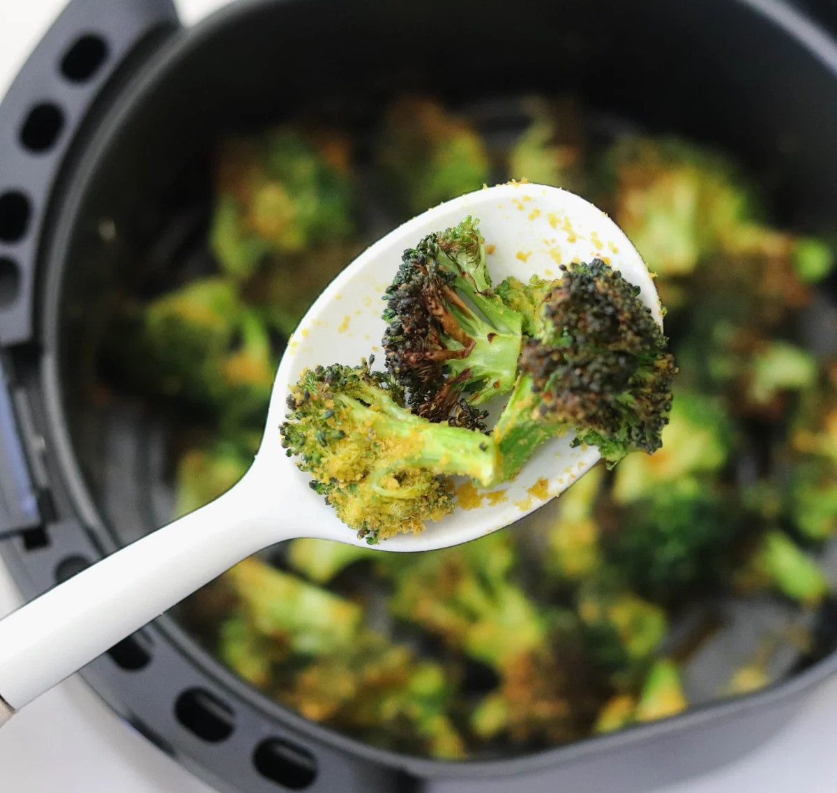 3 thực phẩm không bao giờ nên nấu trong nồi chiên không dầu: Mất ngon còn dễ ung thư, cháy nổ- Ảnh 1.