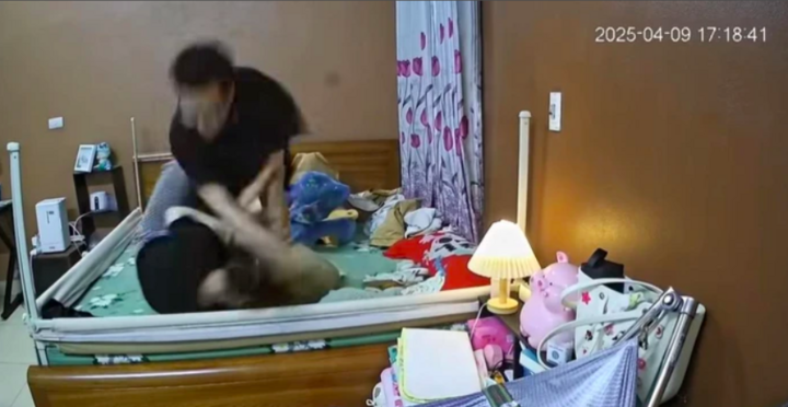 Clip đánh vợ mới sinh của DJ Ximer gây xôn xao mạng xã hội.