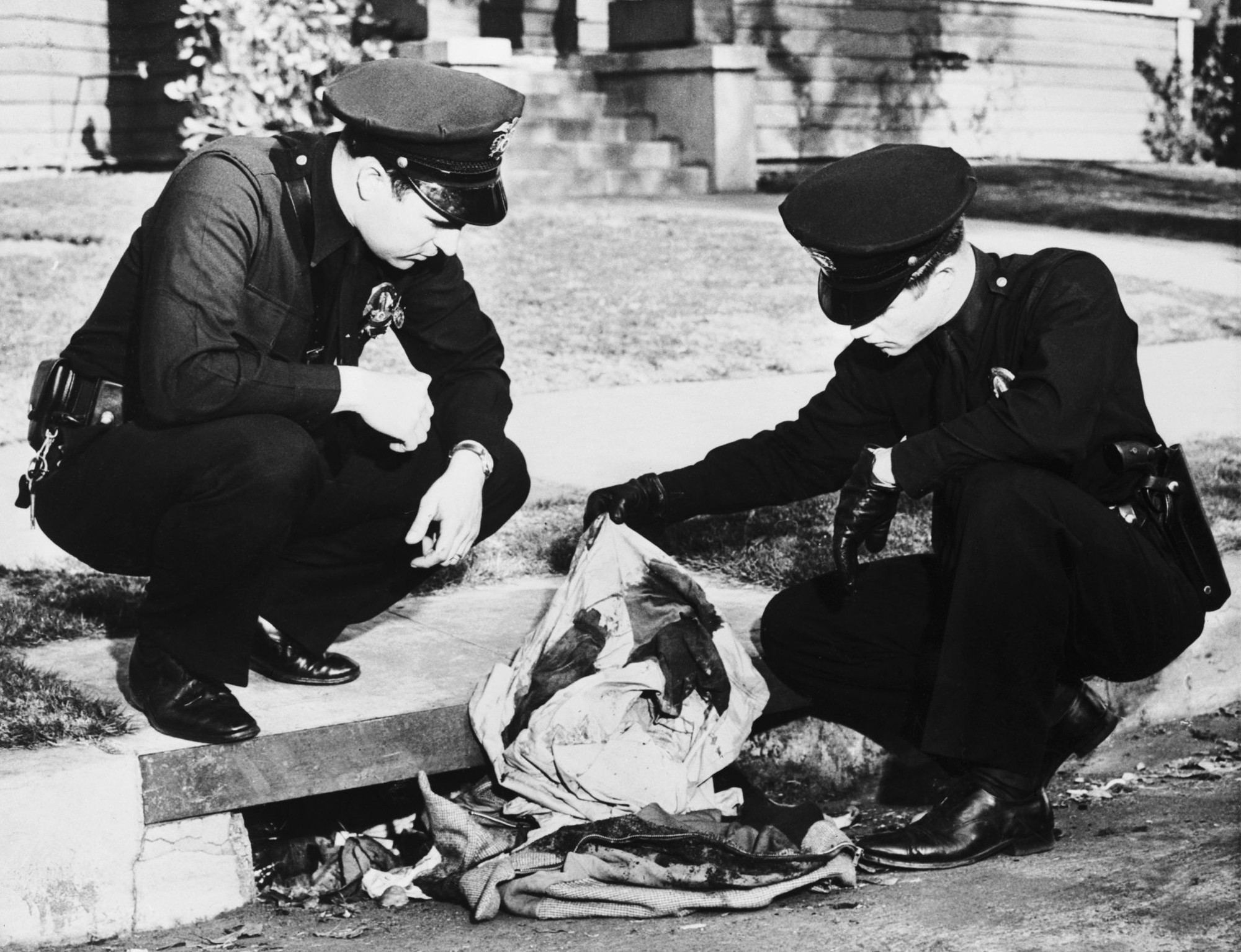 Nỗi kinh hoàng ở Los Angeles: Hiện trường vụ án Thược dược đen và những vết cắt rợn người ám ảnh nước Mỹ- Ảnh 3.