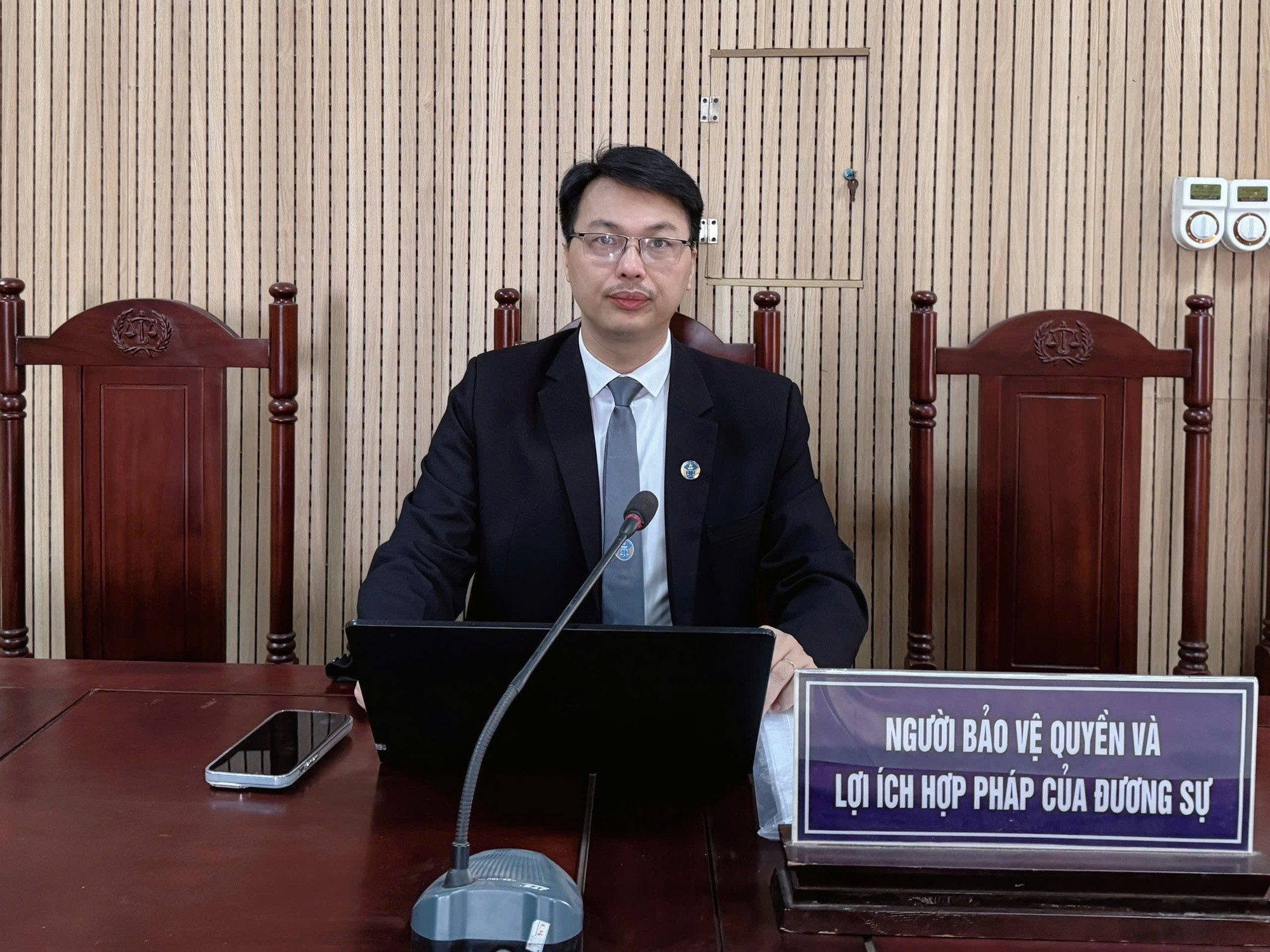 Từ vụ việc DJ bạo hành vợ: Luật pháp quy định vẫn có thể xử lý hình sự về tội hành hạ vợ- Ảnh 1.