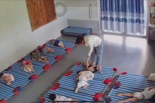 Vụ chủ nhóm trẻ đánh đập cháu bé 20 tháng: Nạn nhân chấn động não, chấn thương nhiều chỗ- Ảnh 1.