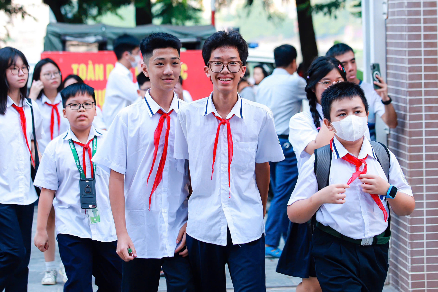 2 chot 17445554869781704172.jpg