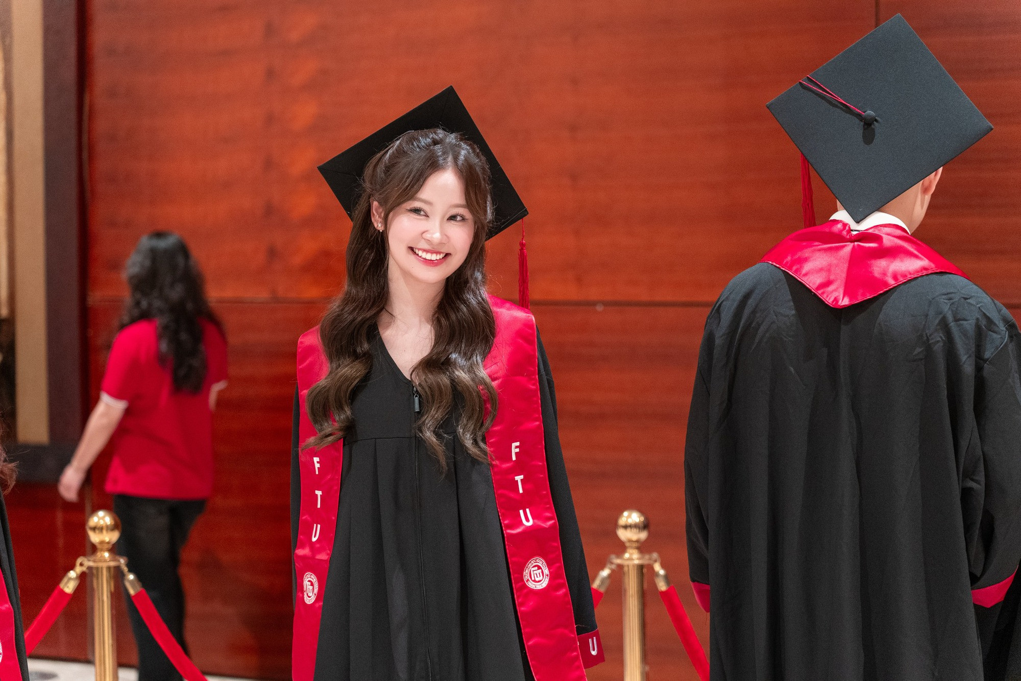 Á khôi Ngoại thương tốt nghiệp ĐH sớm hot rần rần Threads, TikTok: Đã xinh còn siêu giỏi!- Ảnh 2.