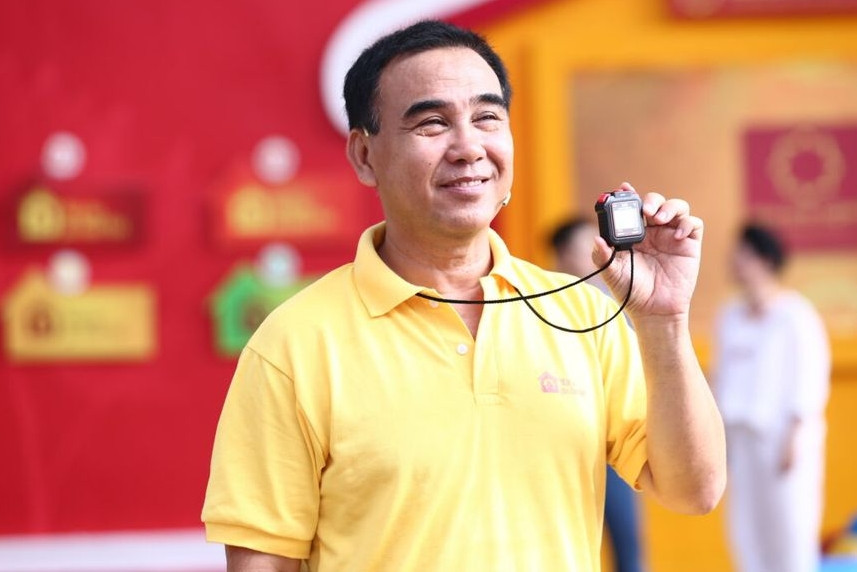 Vì sao Tập đoàn Hoa Sen ngưng hợp tác với MC Quyền Linh?