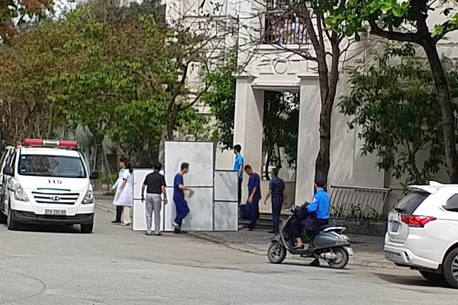 Vụ lan can rơi làm 3 nữ sinh nhập viện, Trường Đại học Vinh nói gì? ảnh 1