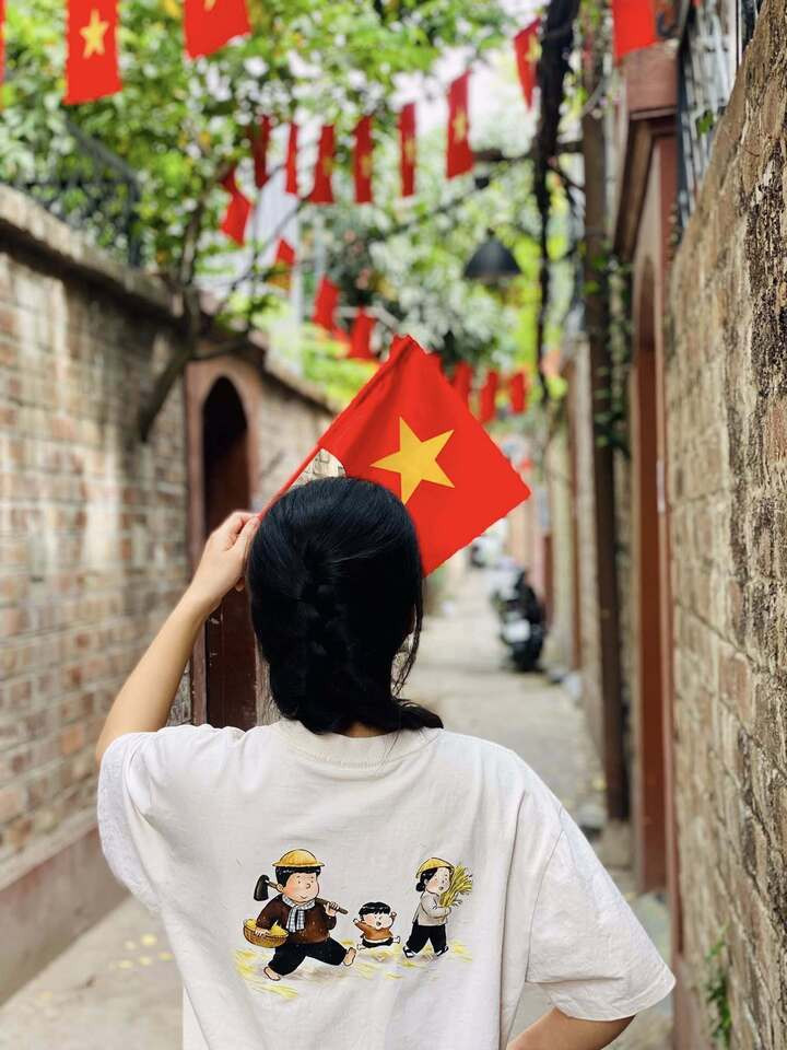 Áo phông yêu nước trở thành hot trend dịp 30/4 - 12