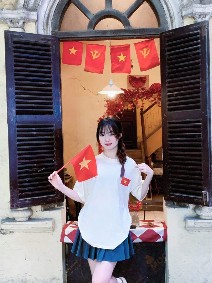 Áo phông yêu nước trở thành hot trend dịp 30/4 - 9