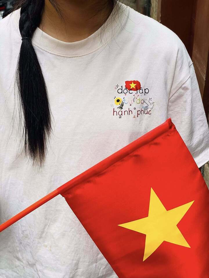 Áo phông yêu nước trở thành hot trend dịp 30/4 - 11