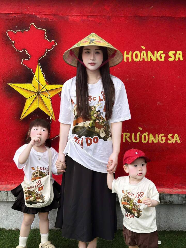 Áo phông yêu nước trở thành hot trend dịp 30/4 - 3