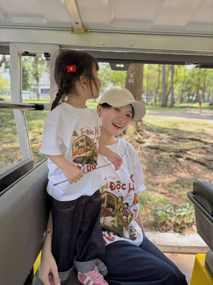 Áo phông yêu nước trở thành hot trend dịp 30/4 - 4