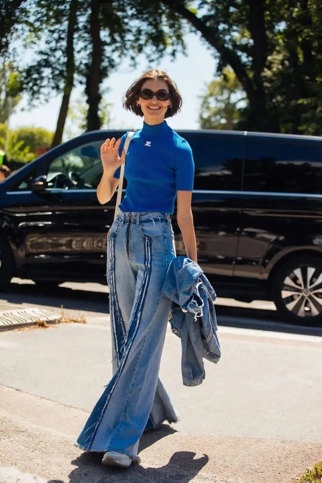 8 outfit mang lại may mắn tài lộc cho chị em mệnh Thủy- Ảnh 2.