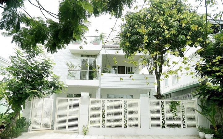 Được mệnh danh là 'MC quốc dân', Quyền Linh giàu có cỡ nào? - 2