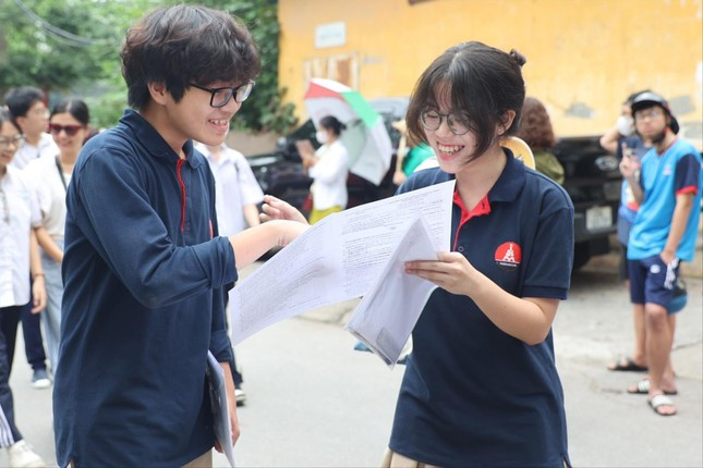 Tuyển sinh lớp 10: Bỡ ngỡ với những yêu cầu mới ảnh 1