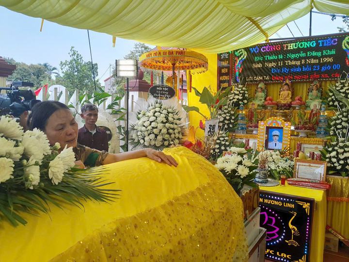 Gia đình, thôn xóm tiếc thương trước sự ra đi của Thiếu tá Nguyễn Đăng Khải.