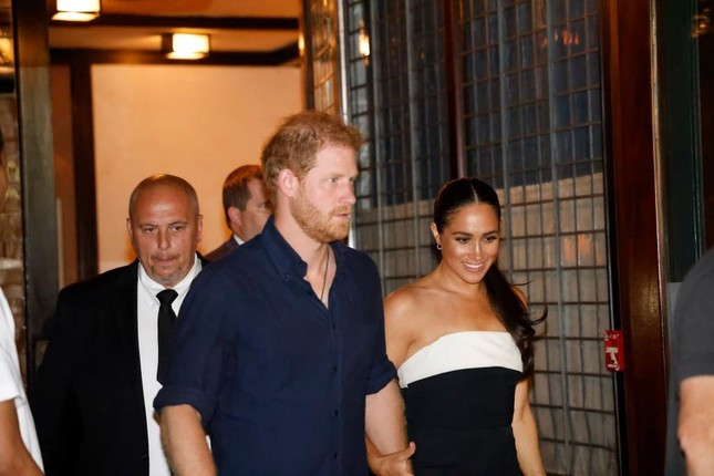 Harry và Meghan rớt giá ảnh 3