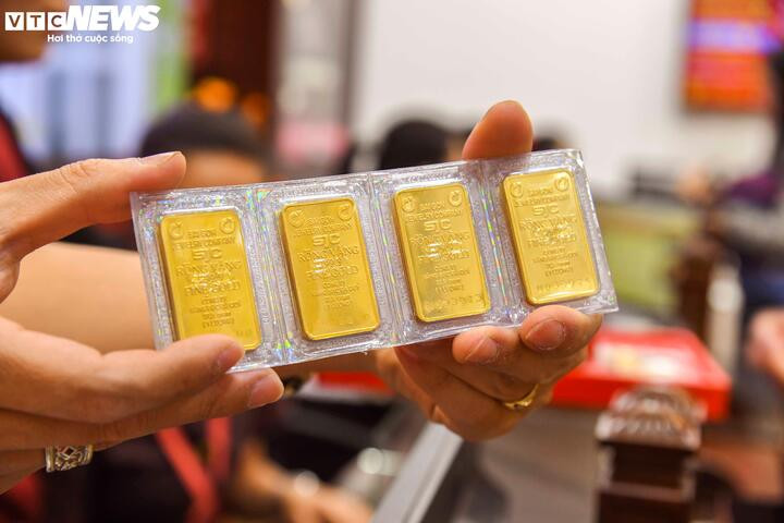 Giá vàng miếng tiếp tục chinh phục đỉnh mới. (Ảnh: Công Hiếu).