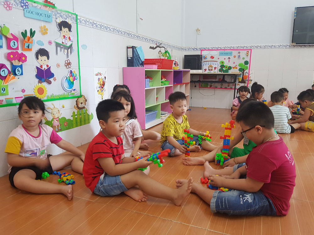 Con công nhân gửi tại Trường Mầm non Thanh Bình (TP Thủ Đức, TP HCM). Ảnh: HỒNG ĐÀO