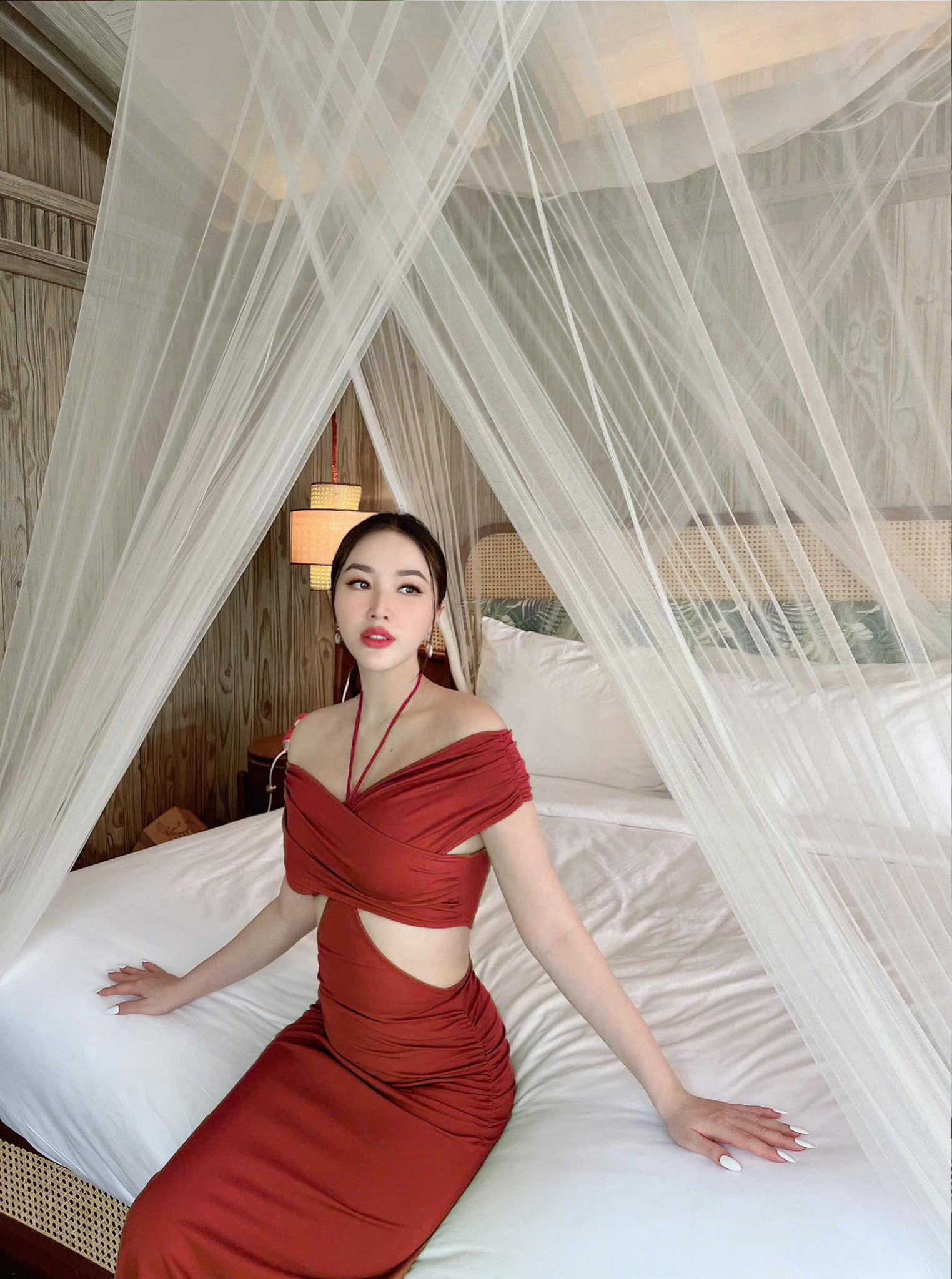 Bảo Thy 'Công chúa bong bóng' U40 xinh trẻ bất ngờ, viên mãn bên chồng con- Ảnh 2.