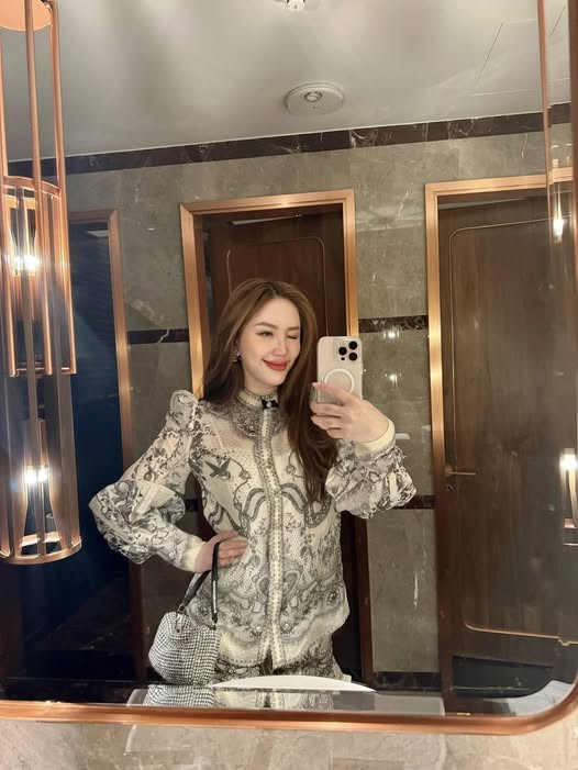 Bảo Thy 'Công chúa bong bóng' U40 xinh trẻ bất ngờ, viên mãn bên chồng con- Ảnh 6.