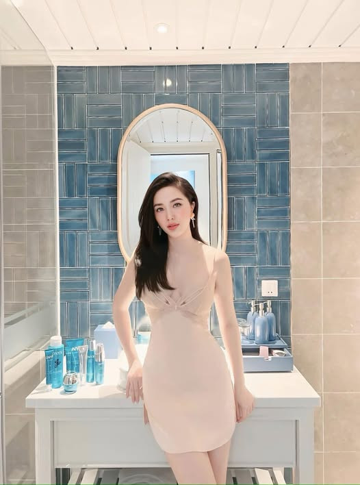 Bảo Thy 'Công chúa bong bóng' U40 xinh trẻ bất ngờ, viên mãn bên chồng con- Ảnh 15.