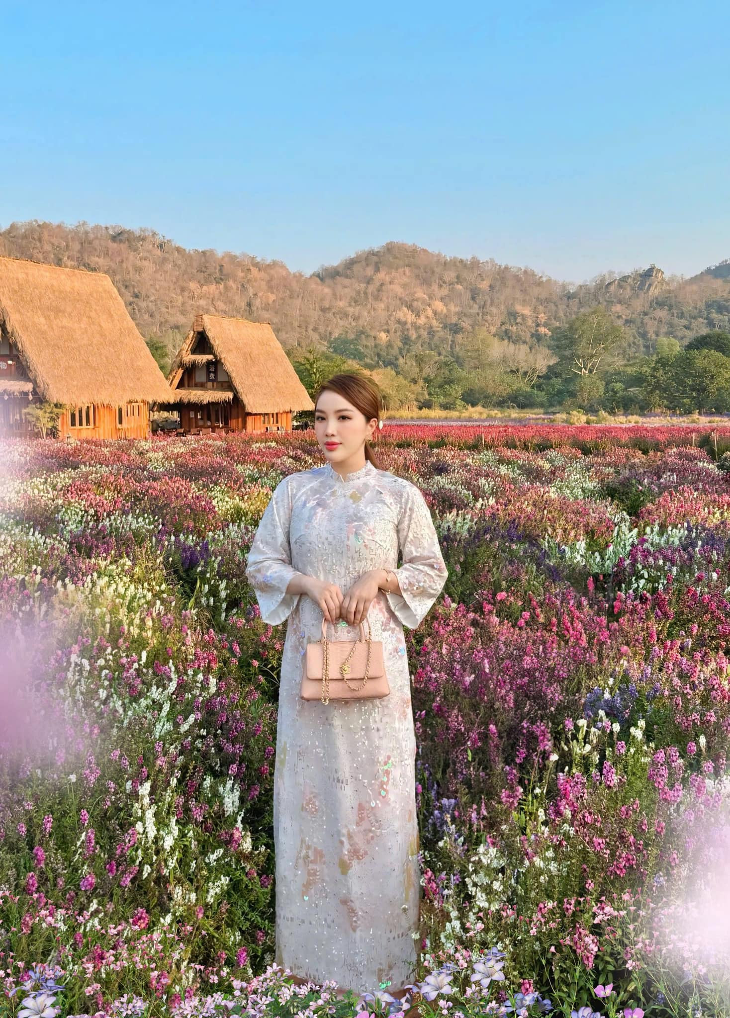 Bảo Thy 'Công chúa bong bóng' U40 xinh trẻ bất ngờ, viên mãn bên chồng con- Ảnh 13.