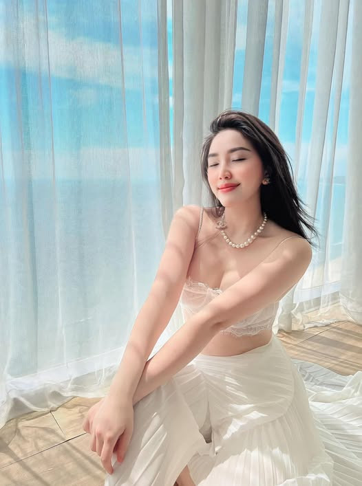 Bảo Thy 'Công chúa bong bóng' U40 xinh trẻ bất ngờ, viên mãn bên chồng con- Ảnh 4.