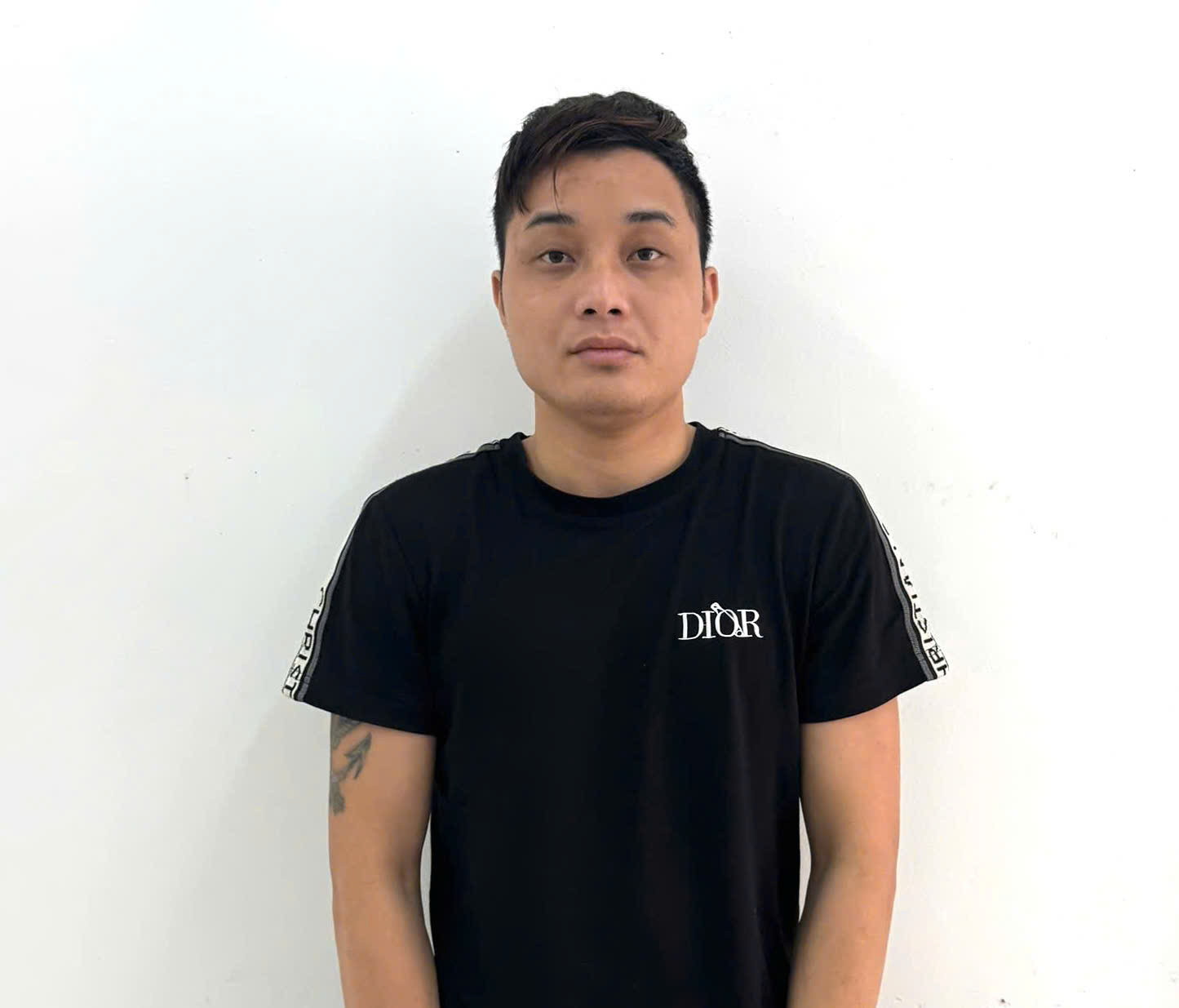 Công an tịch thu 21 chỉ vàng trên người thanh niên sinh năm 1997 đang đi xe khách- Ảnh 1.