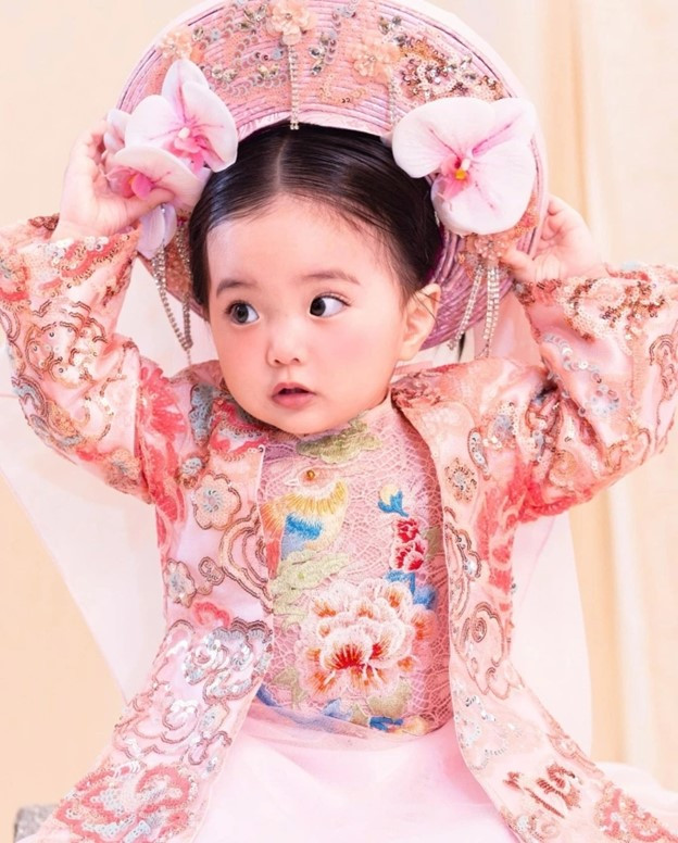 Gái út nhà Khánh Thi