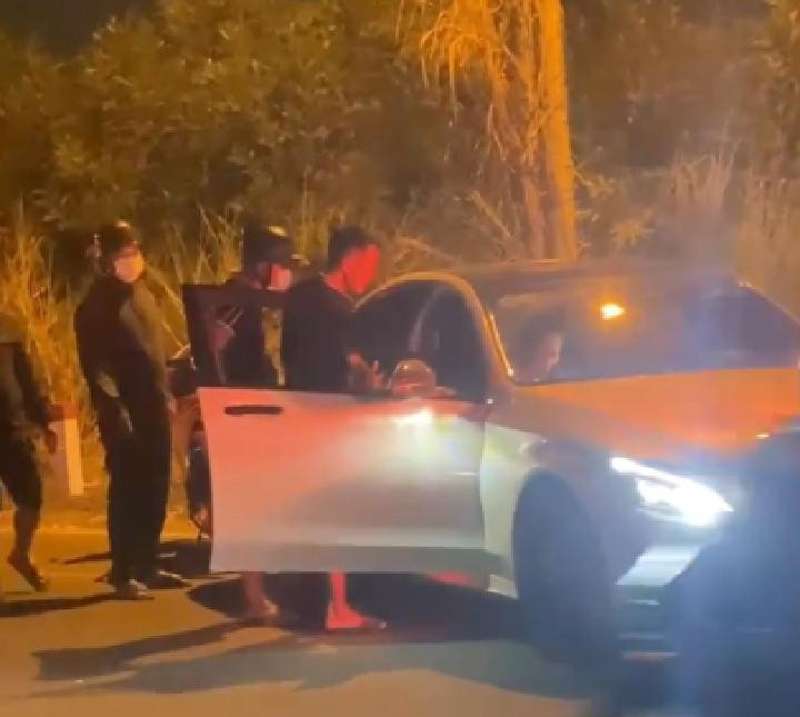 Nhóm người chặn xe, đe dọa gia đình khiến bé trai ở Đồng Nai bị chấn thương vùng đầu- Ảnh 2.