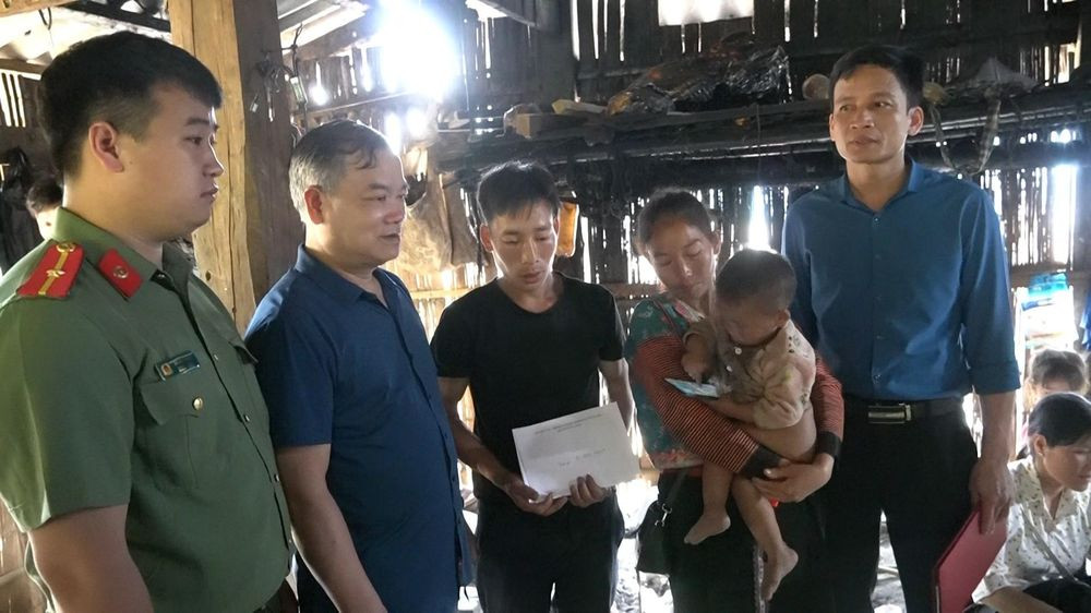 Rơi xuống hố nước bể phốt, 2 cháu nhỏ tử vong thương tâm ở Lào Cai - Ảnh 1.