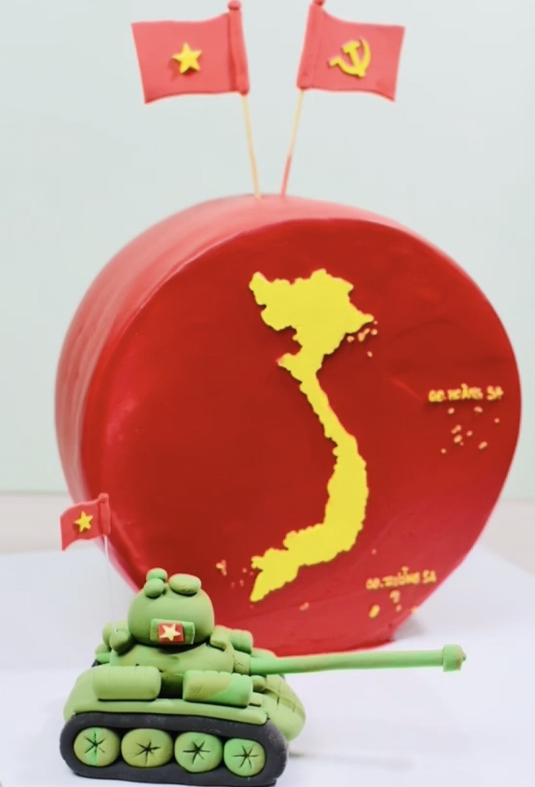 Những chiếc bánh handmade mang đậm tinh thần yêu nước dịp 30/4 - 8
