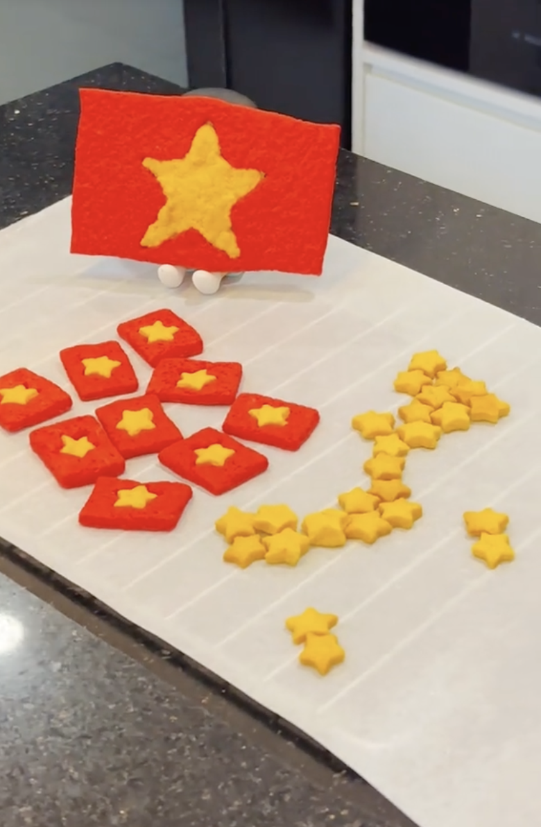 Những chiếc bánh handmade mang đậm tinh thần yêu nước dịp 30/4 - 10