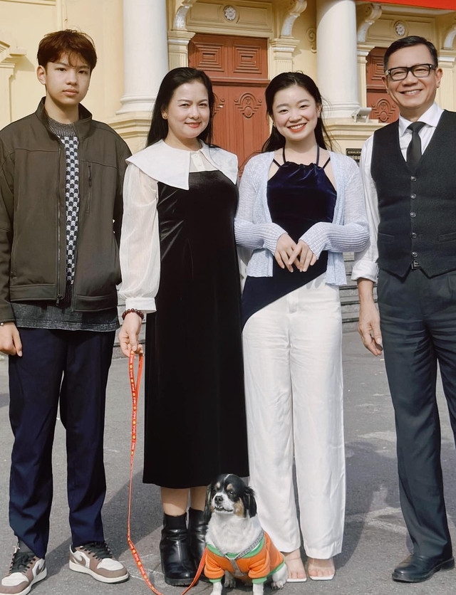Nữ NSND mang quân hàm Đại tá vừa đón nhận kỉ niệm chương vì sự nghiệp điện ảnh là ai?- Ảnh 9.