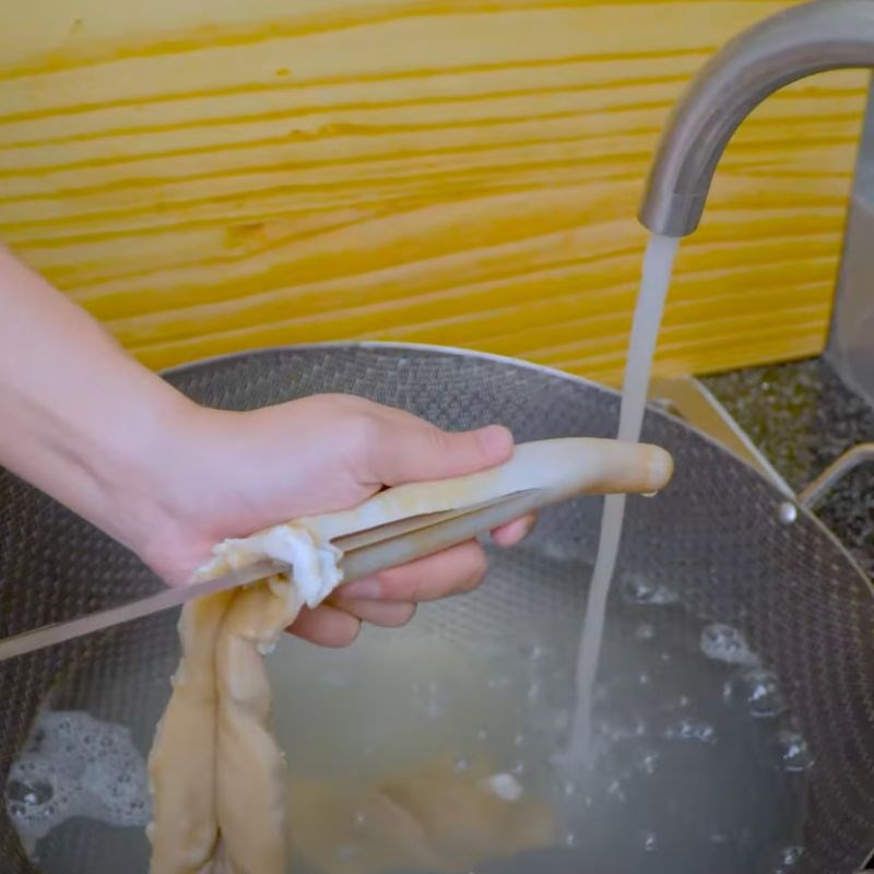 Phương Oanh gây chú ý khi soạn bàn ăn 'fine dining' ốc vòi voi tại gia, cách làm cực dễ tại nhà cho dịp nghỉ lễ 30/4- Ảnh 16.