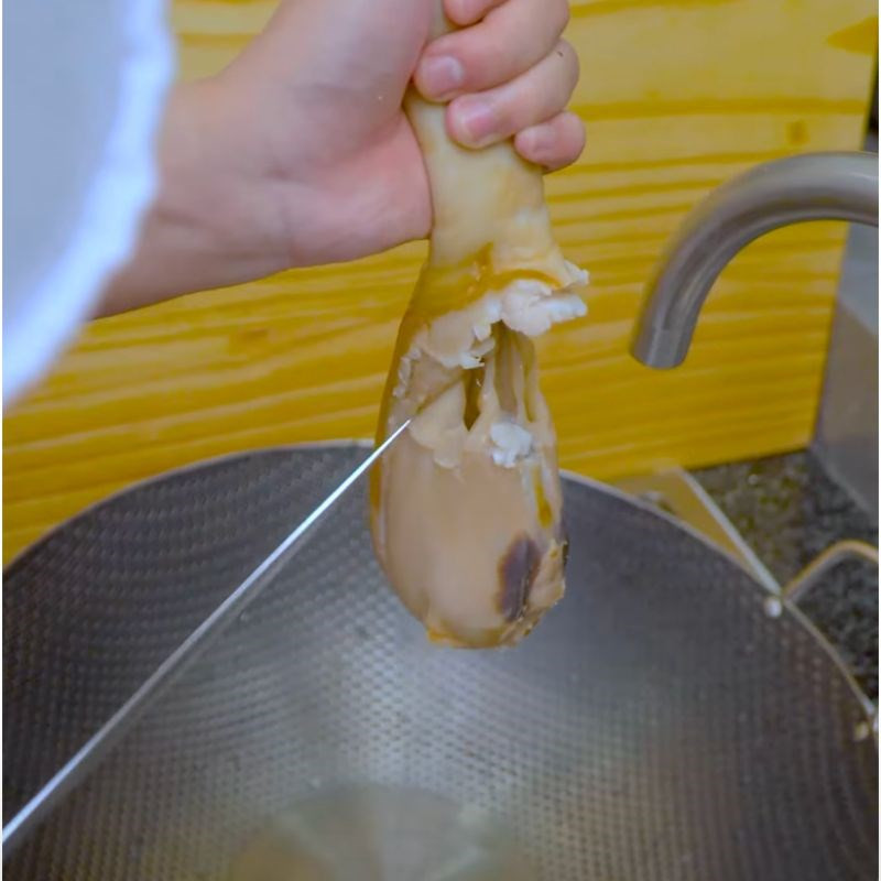 Phương Oanh gây chú ý khi soạn bàn ăn 'fine dining' ốc vòi voi tại gia, cách làm cực dễ tại nhà cho dịp nghỉ lễ 30/4- Ảnh 14.